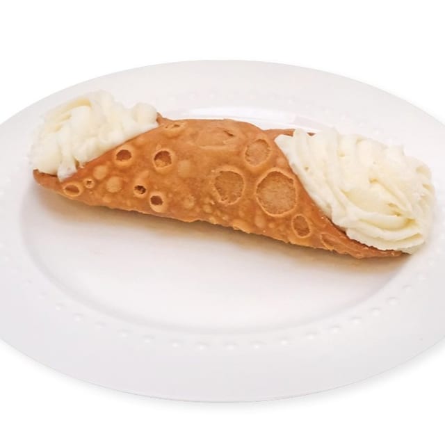 Cannoli.